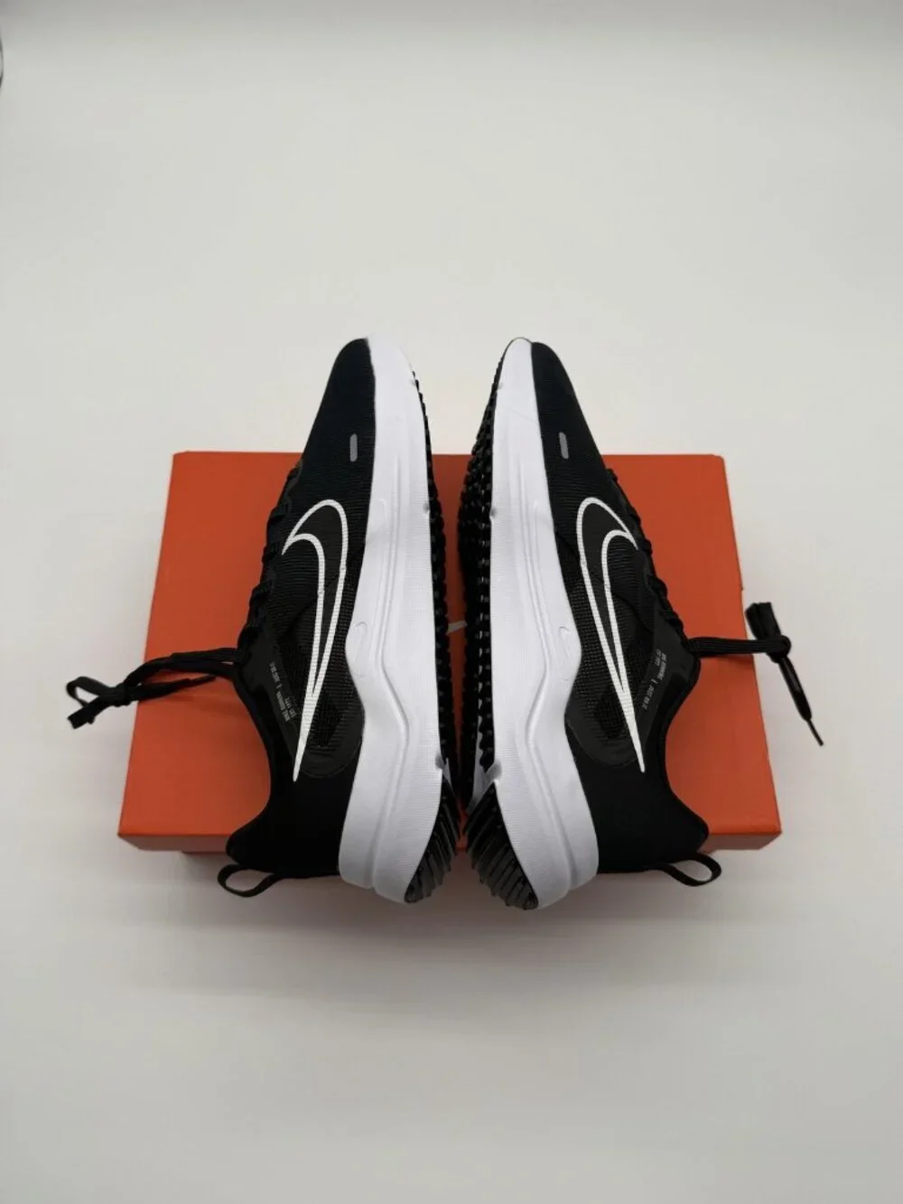 New Nike Downshifter 12 Running Shoes Men's Size 10 Black White DD9293 001